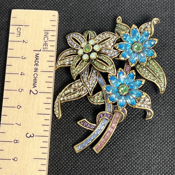 Heidi Daus Brooch Blue Flowers Signed Pin Forget Me Not Bouquet Crystals - Picture 13 of 14
